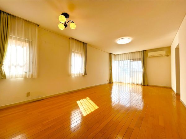 ルミエール八事 リビング