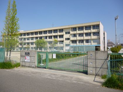 東中学校（約1170ｍ）