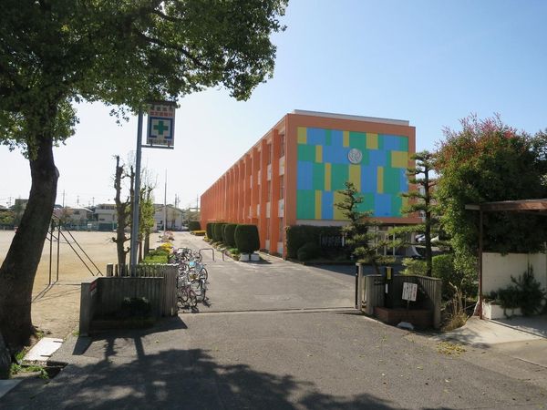 城山小学校（約380ｍ）