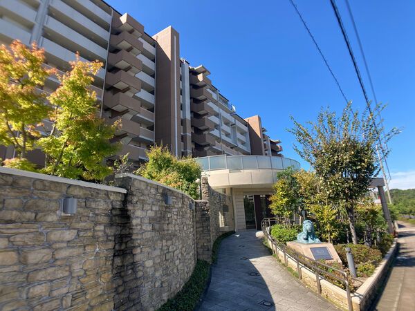 ライオンズ長久手サザンマークス エントランス