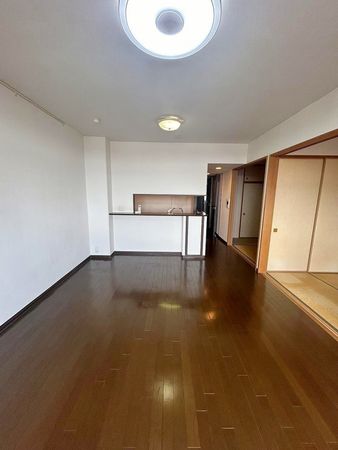 新瀬戸北山パーク・ホームズ リビング