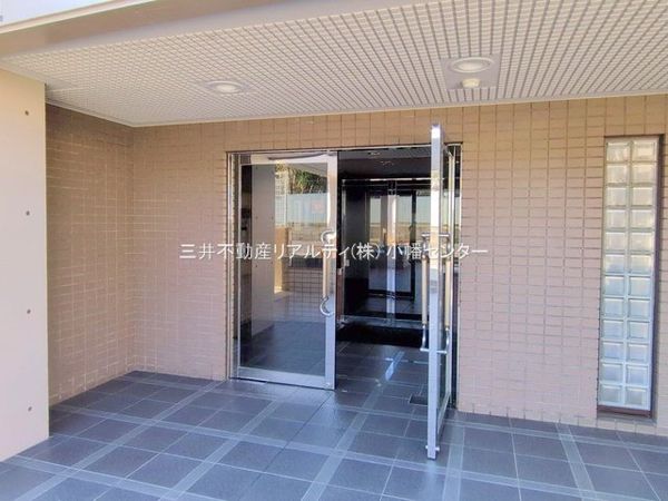 エスポア三郷 エントランス エスポア三郷 エントランス