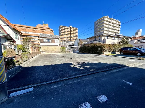 【現地写真】南側道路:幅員/約3.4ｍ　接道間口/約8.3ｍ　