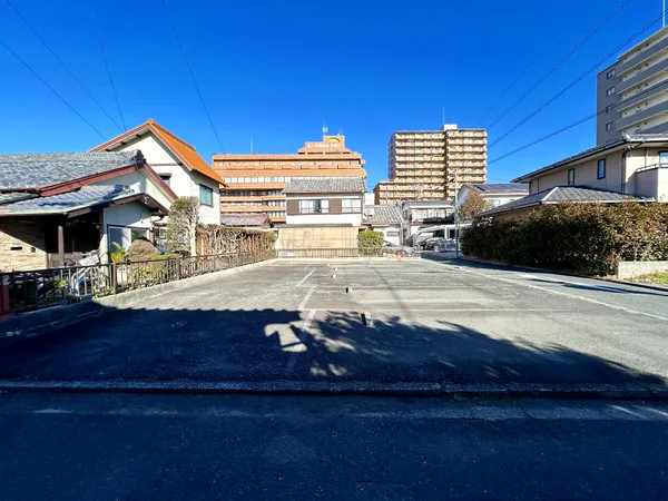 【現地写真】東側道路:幅員/約3.6ｍ　接道間口/約13.5ｍ　