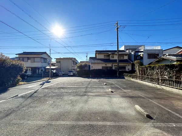 【現地写真】建築条件なしのため、お好きな工務店やハウスメーカーで自由に建築可能です。