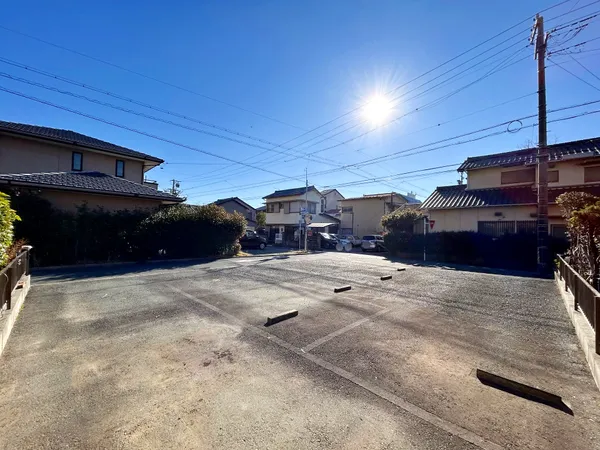 【現地写真】道都との高低差が少ない平坦地のため、建築計画が立てやすいです。