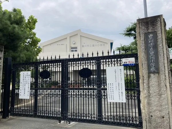 徒歩9分。