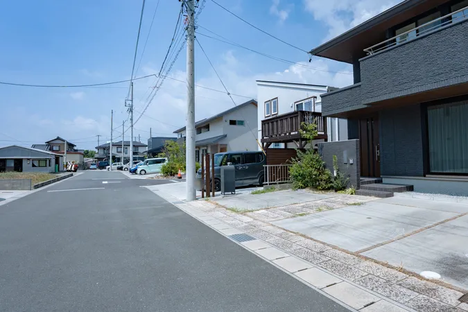 駐車場駐車スペース2台分あり（車種によります）前面道路は幅員約6.0メートル