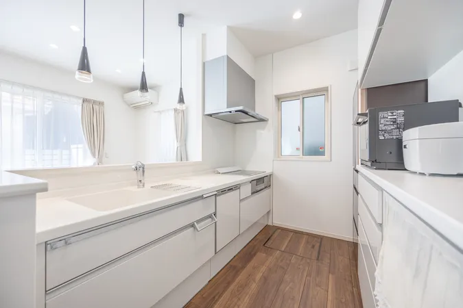 【キッチン】食器洗浄乾燥機がついており、浄水器内蔵の水栓になっています。