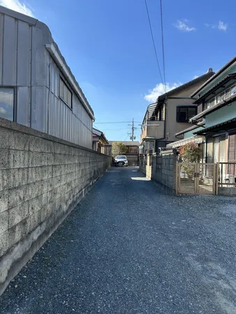 【駐車場】駐車スペース4台分あります（車種によります）。