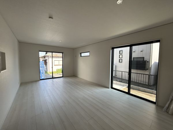 豊橋市花中町 戸建2号棟 リビング