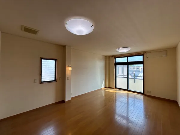 ３階洋室　約12.2帖