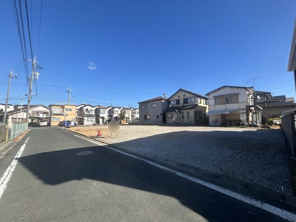 豊橋市西橋良町 新築戸建1号棟 前面道路含む外観 豊橋市西橋良町 新築戸建1号棟 前面道路含む外観