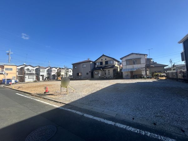 豊橋市西橋良町 新築戸建4号棟 前面道路含む外観 豊橋市西橋良町 新築戸建4号棟 前面道路含む外観