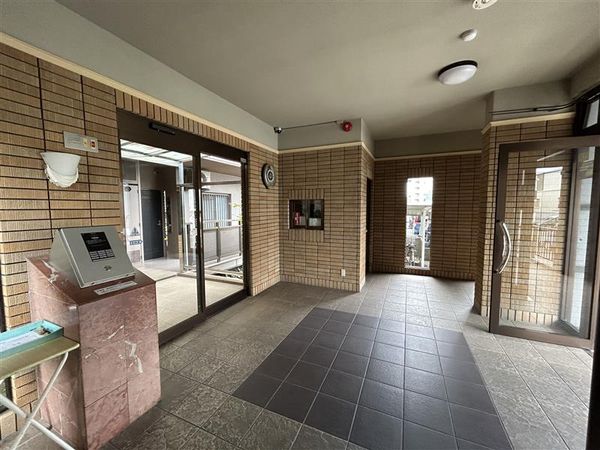 アーバンライフ羽根井図書館前 エントランス アーバンライフ羽根井図書館前 エントランス