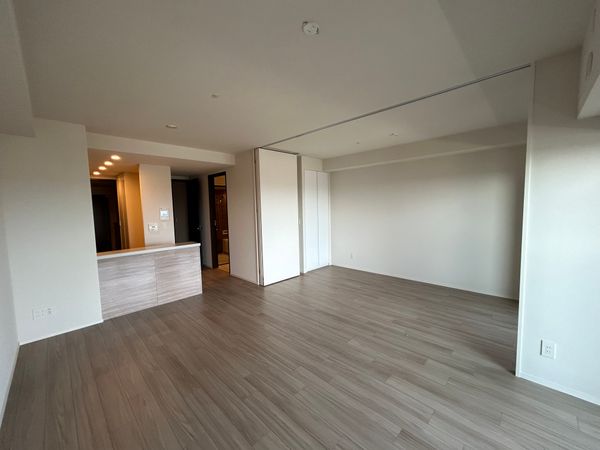 サンメゾン豊川稲荷サウス リビング サンメゾン豊川稲荷サウス リビング