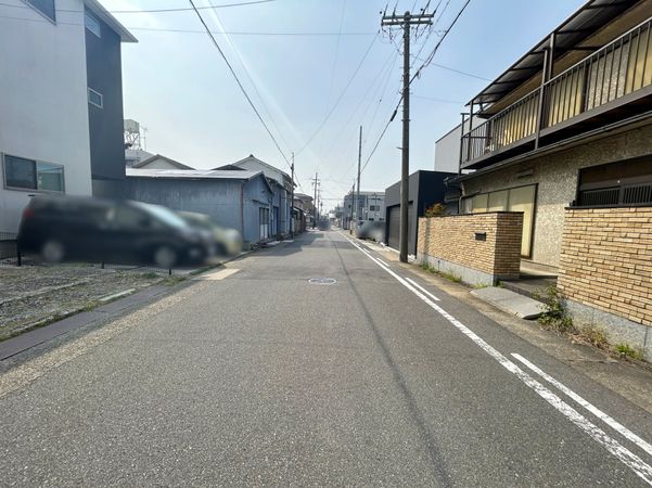 北区駒止町1丁目 前面道路含む外観 北区駒止町1丁目 前面道路含む外観