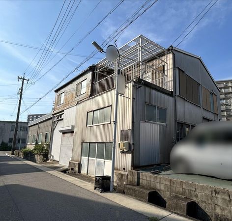 前面道路含む外観