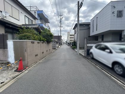 前面道路含む外観
