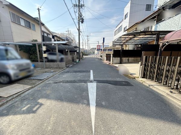 北区辻町3丁目 前面道路含む外観