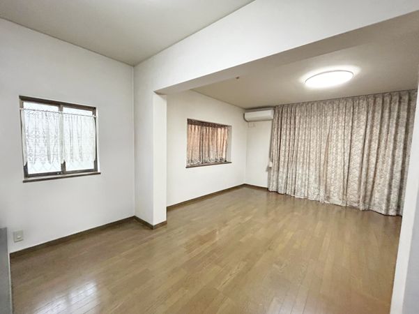 守山区大谷町 リビング