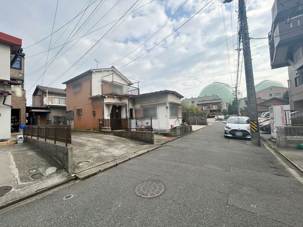 守山区新守山 前面道路含む外観 前面道路含む外観