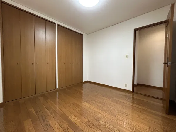 3階中央洋室