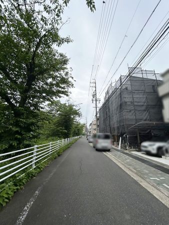 前面道路含む外観