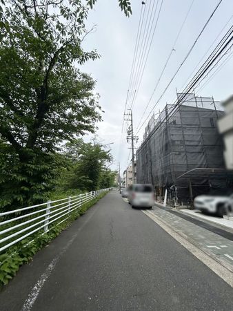 前面道路含む外観