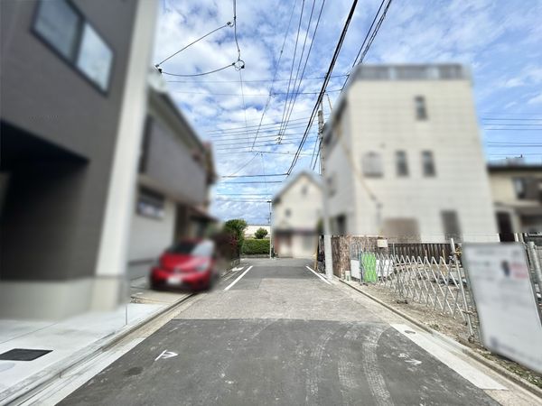 前面道路含む外観
