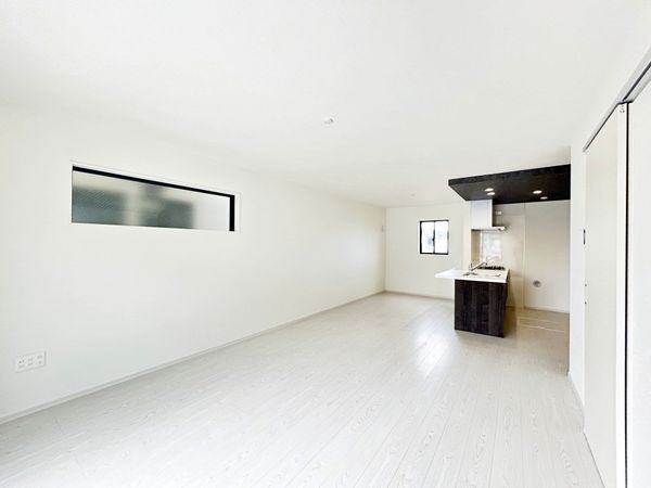 北区北久手町 4号棟 リビング