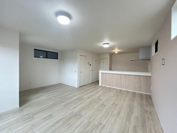 守山区金屋2丁目 2号棟 リビング