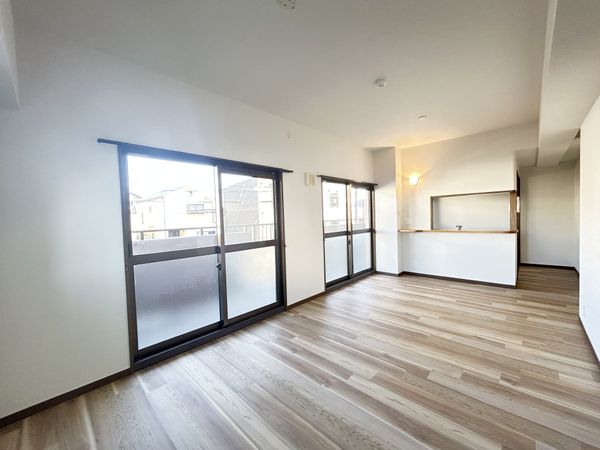 宝マンション新守山スクエア リビング