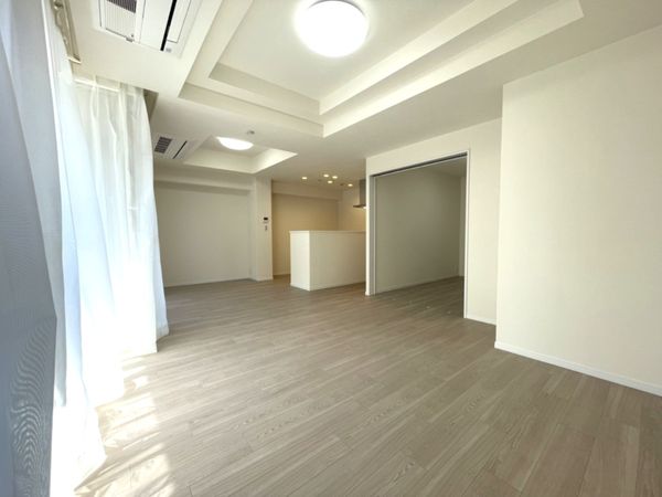 ロイヤルアーク覚王山 リビング