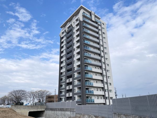 アルバックス上飯田リバーサイドタワー 外観