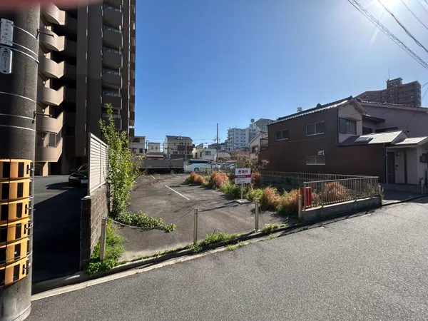 敷地面積約173.53平米（約52.49坪）の整形地となります。前面道路は北側（公道・約4.0ｍ）に面しております。
