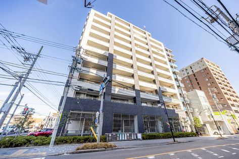 ロイヤルクレスト日比野 外観