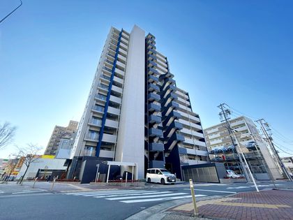 ファミリアーレ日比野スクエア 外観