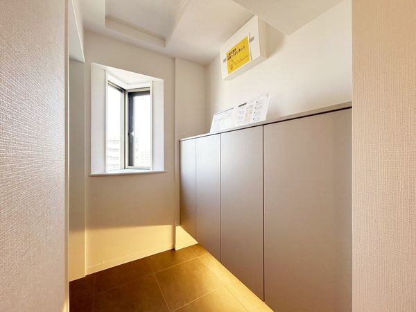 ユニーブル金山 玄関