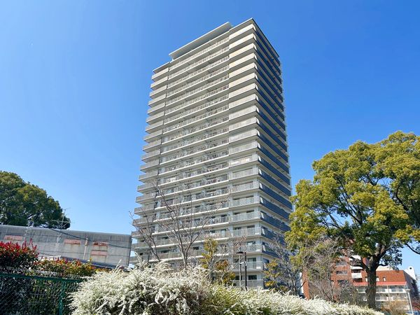 ヴィー・クオレタワー白鳥庭園 外観