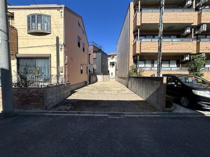 千種区春岡2丁目 前面道路含む外観