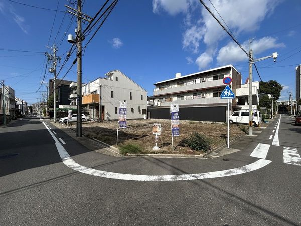東区芳野1丁目 前面道路含む外観 東区芳野1丁目 前面道路含む外観
