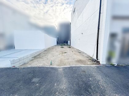 千種区高見1丁目 前面道路含む外観