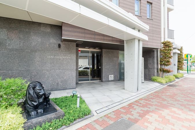 ライオンズ吹上公園 エントランス ライオンズ吹上公園 エントランス