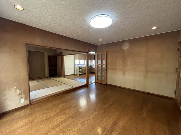 東区香椎駅東4丁目戸建 リビング