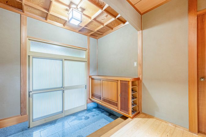東区香椎駅東4丁目戸建 玄関