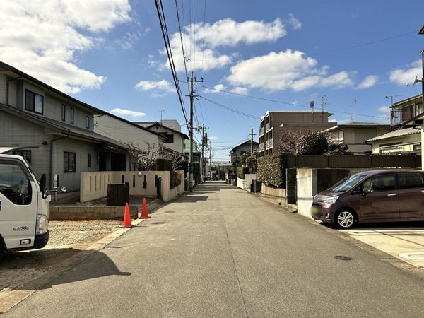 東区松香台1丁目新築戸建2号棟 前面道路含む外観