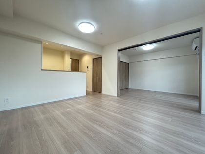 エイルスクエア空港東 リビング