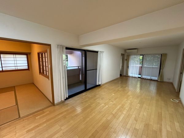 アプローズ香住ヶ丘弐番館 リビング アプローズ香住ヶ丘弐番館 リビング