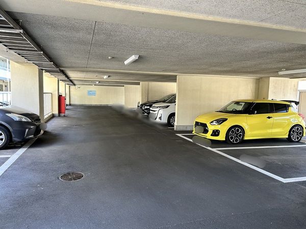 ロワールマンション青葉 WEST棟 駐車場 駐車場